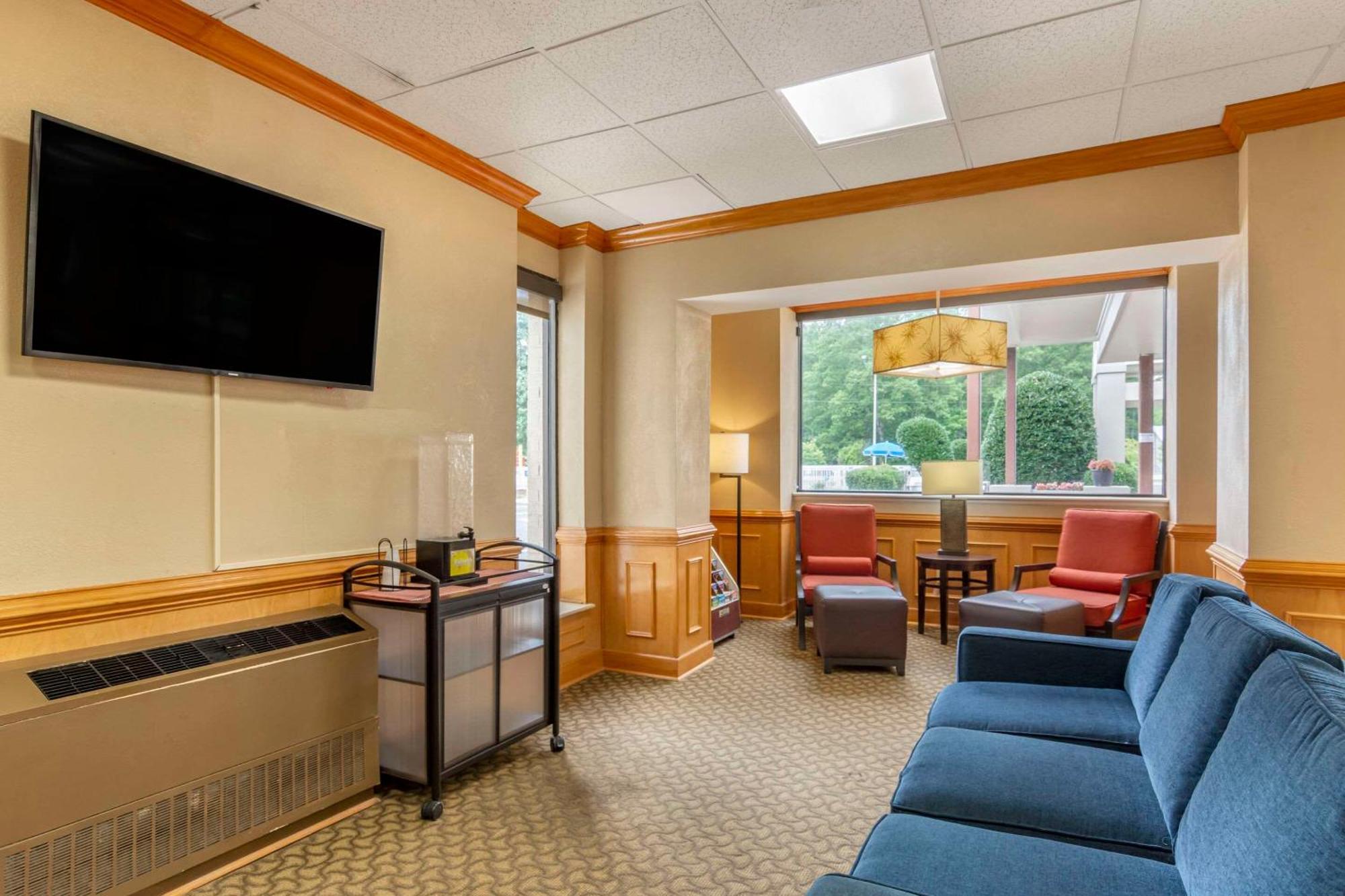 Comfort Inn Petersburg Near Fort Gregg-Adams Eksteriør billede