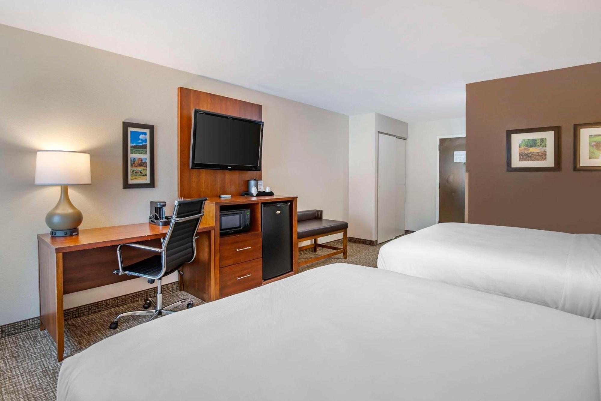 Comfort Inn Petersburg Near Fort Gregg-Adams Eksteriør billede