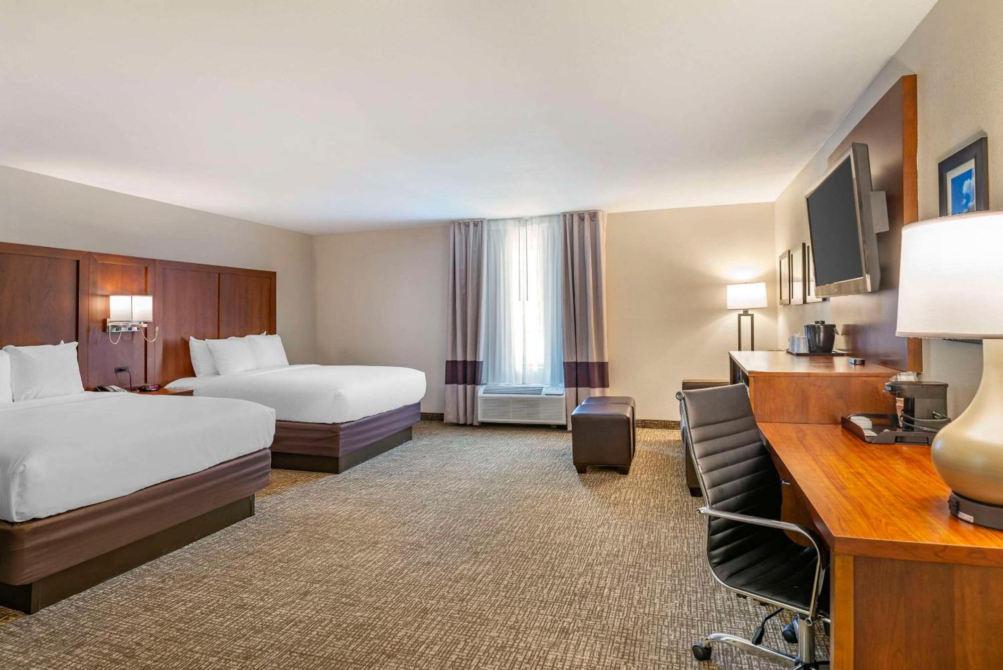Comfort Inn Petersburg Near Fort Gregg-Adams Eksteriør billede