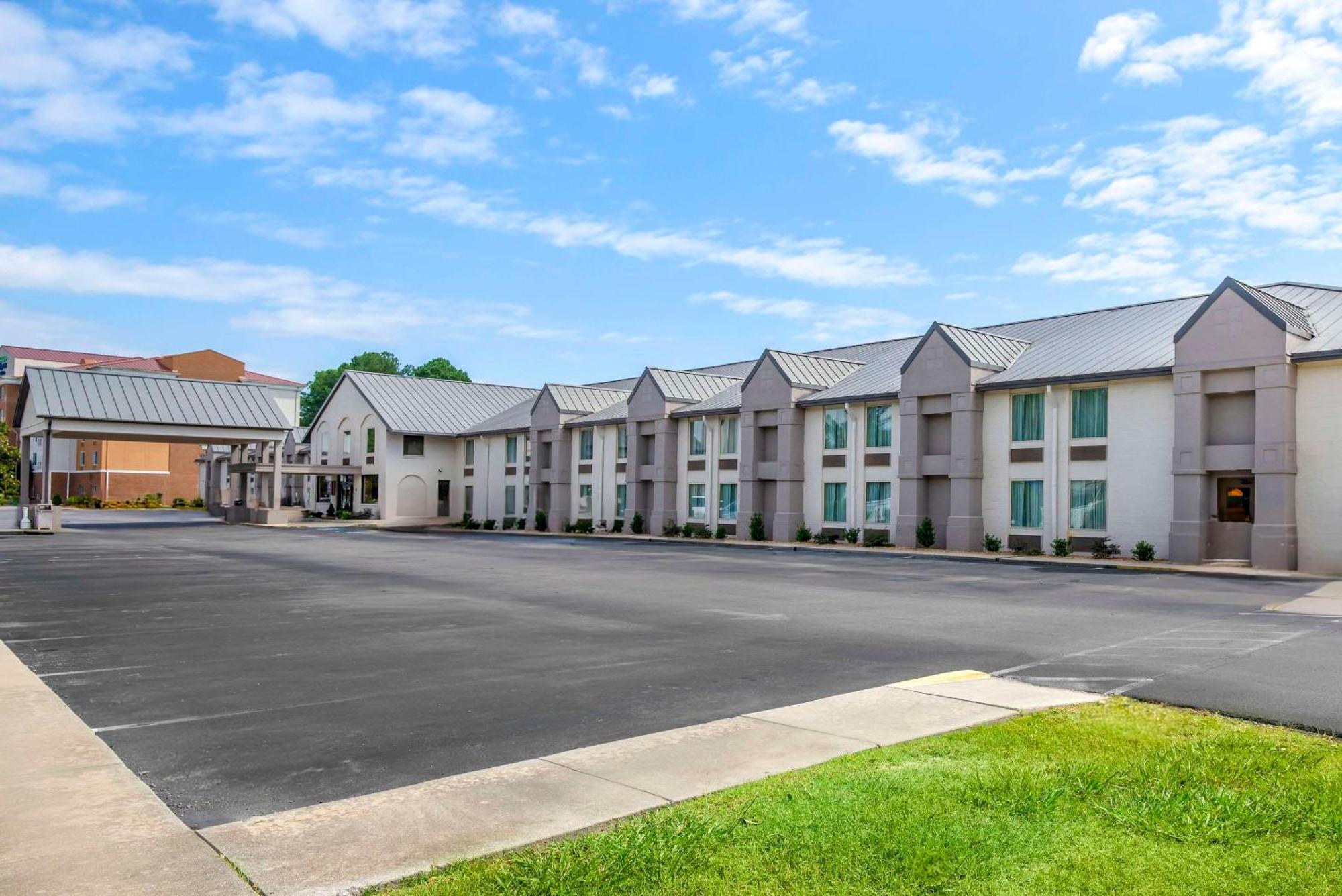 Comfort Inn Petersburg Near Fort Gregg-Adams Eksteriør billede