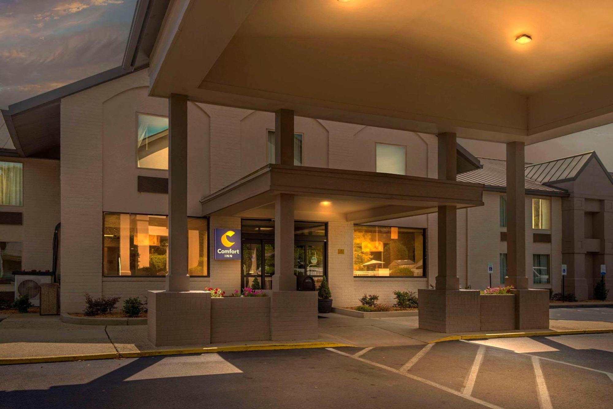 Comfort Inn Petersburg Near Fort Gregg-Adams Eksteriør billede