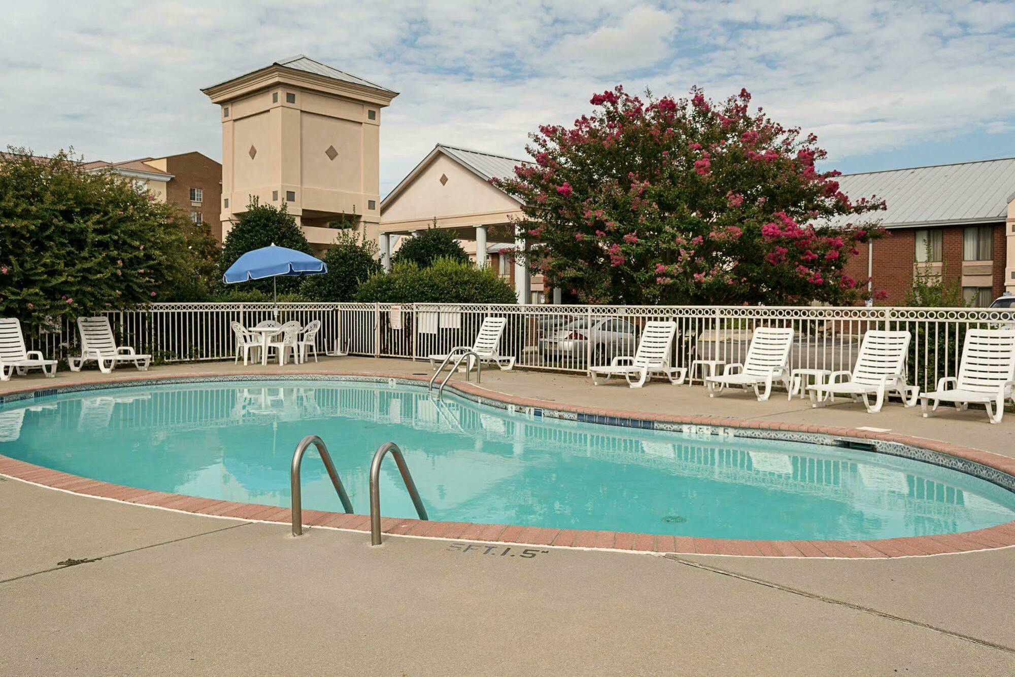 Comfort Inn Petersburg Near Fort Gregg-Adams Eksteriør billede