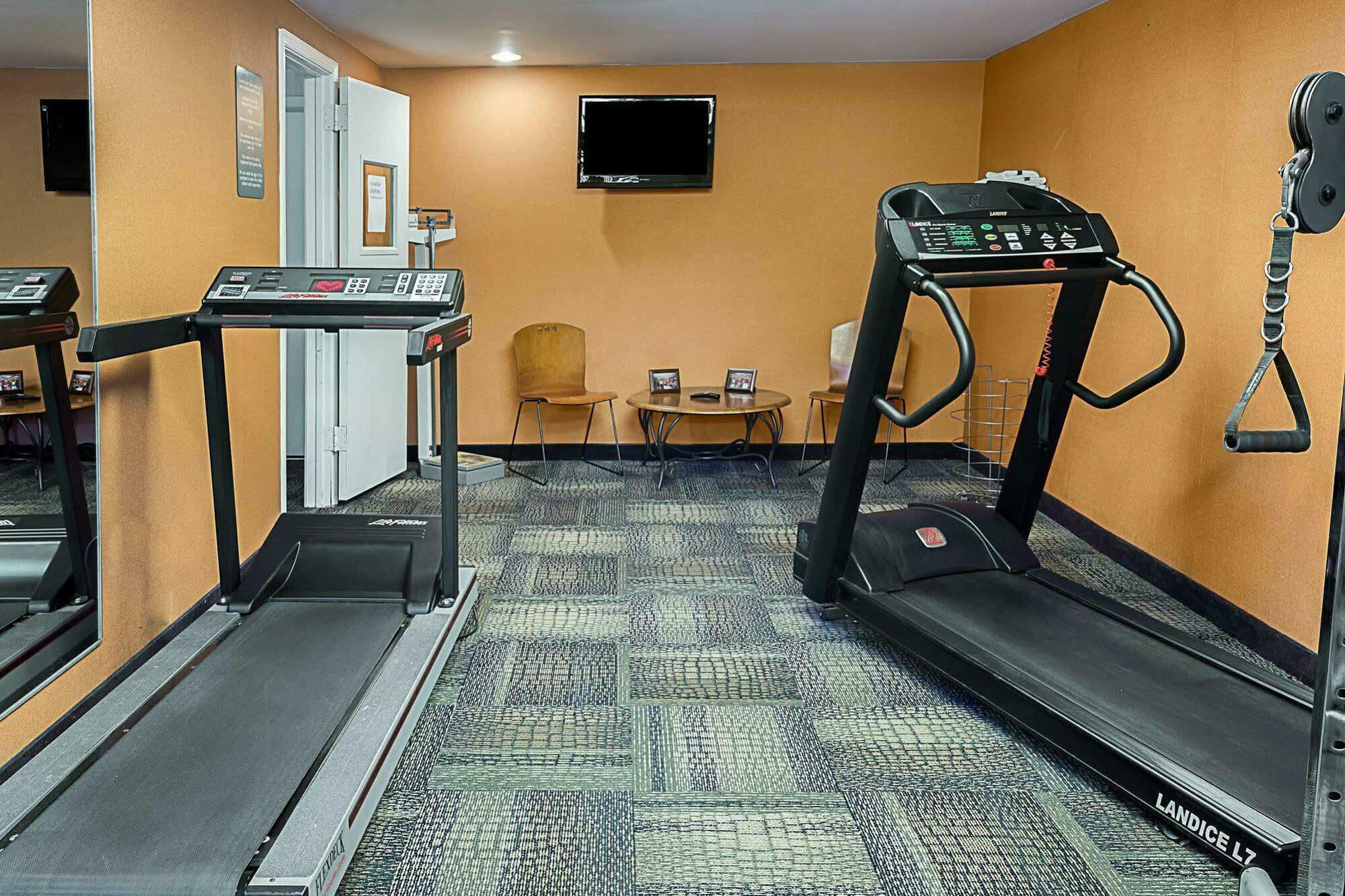 Comfort Inn Petersburg Near Fort Gregg-Adams Eksteriør billede